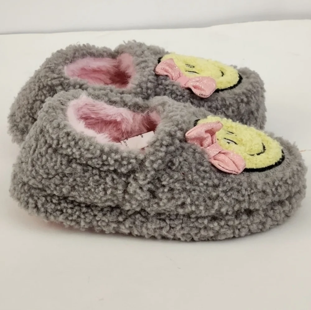 Wonder Nation Toddler Girls Happy Face‎ Slippers (5-6)